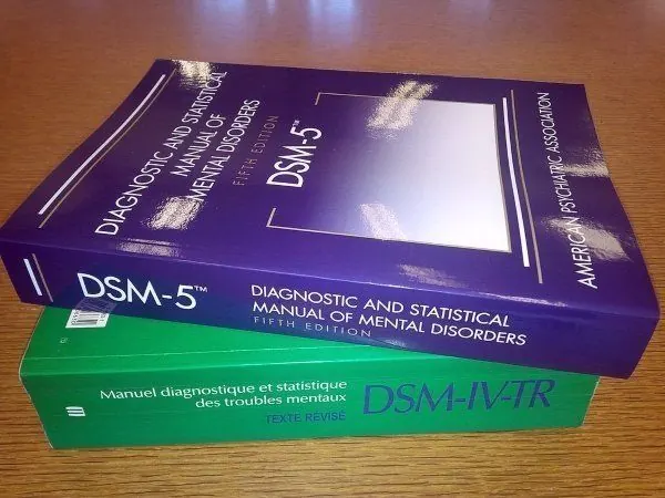 DSM ACTUALIZACIONES Y CONTROVERSIAS
