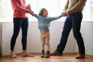 Divorcio - Padres peleando por su hija