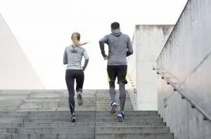 Ejercicio - Mujer y hombre entrenando