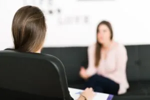 Koumpounofobia - Mujer en tratamiento psicológico