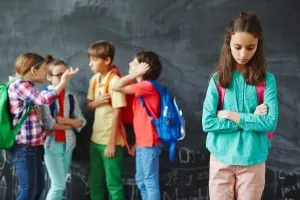 Mutismo selectivo - Niña aislada