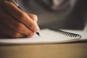 Primera sesión - Hombre escribiendo