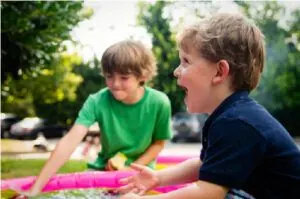 Terapia infantil - Niños jugando
