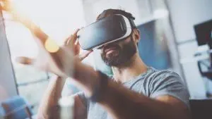 Realidad virtual - Hombre con dispositivo