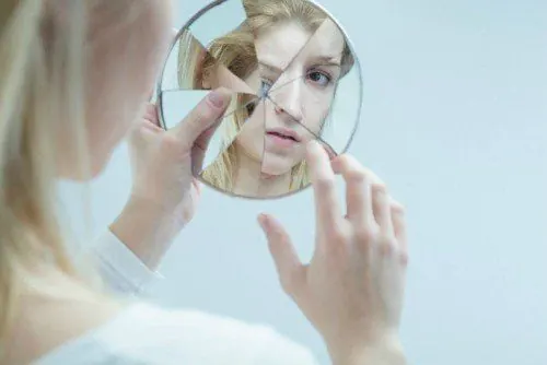 Chica con Trastorno límite de la personalidad