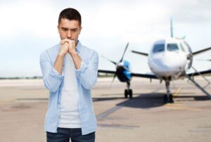 Terapia de exposición - Hombre con miedo a volar