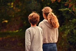 Terapia infantil - Niño con hermana