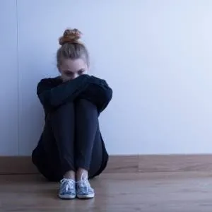 Mujer triste por duelo