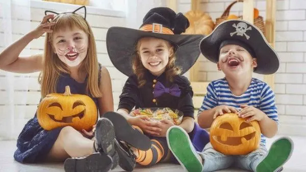 Halloween y niños disfrazados Halloween y niños
