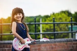 Música - Niña y guitarra