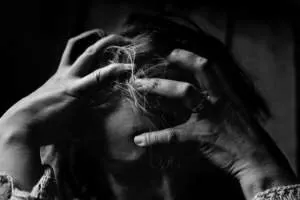 mujer con ansiedad