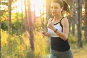 Música - Mujer haciendo deporte