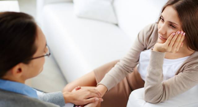 Terapia Gestáltica - Foto de sesión con psicólogo